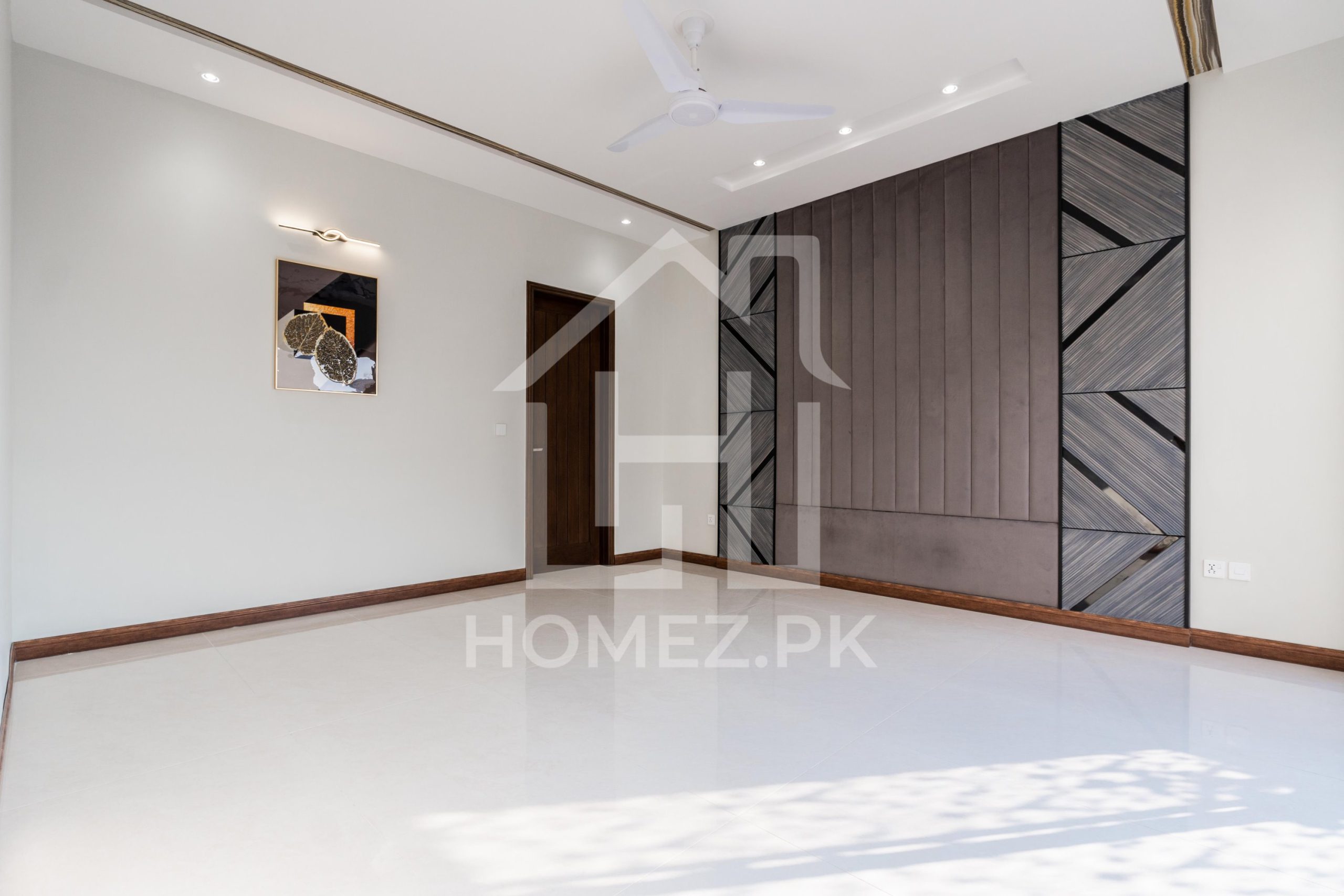 1 Kanal Brand New Full Basement in Home Theater Bungalow for Sale at Allied Location