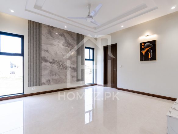 1 Kanal Brand New Full Basement in Home Theater Bungalow for Sale at Allied Location