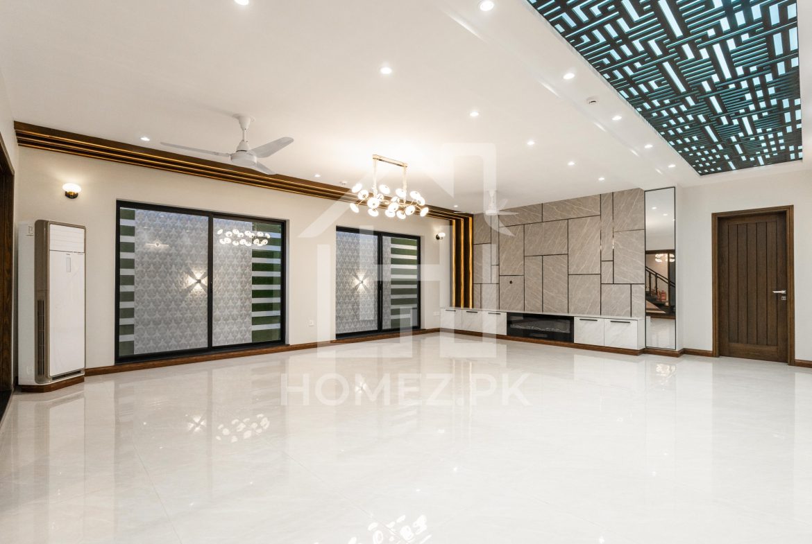 1 Kanal Brand New Full Basement in Home Theater Bungalow for Sale at Allied Location