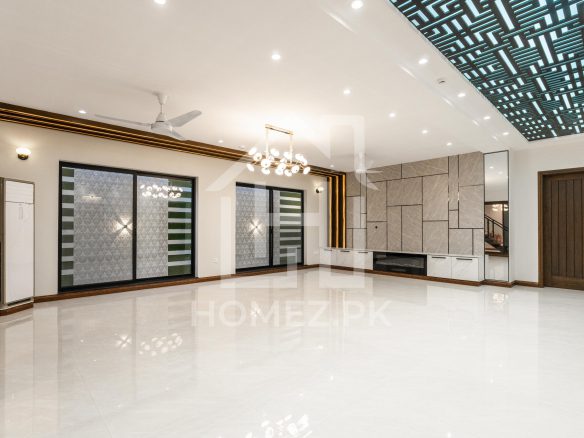 1 Kanal Brand New Full Basement in Home Theater Bungalow for Sale at Allied Location