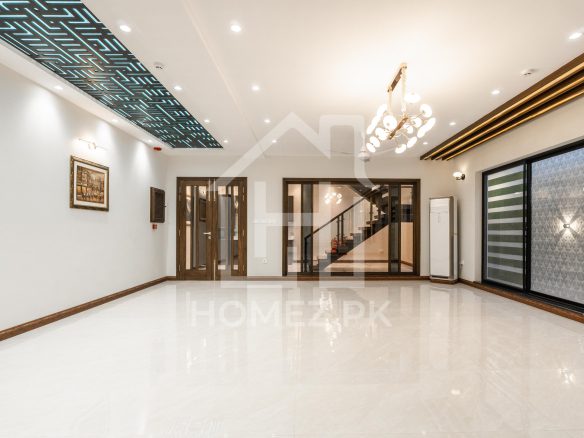 1 Kanal Brand New Full Basement in Home Theater Bungalow for Sale at Allied Location