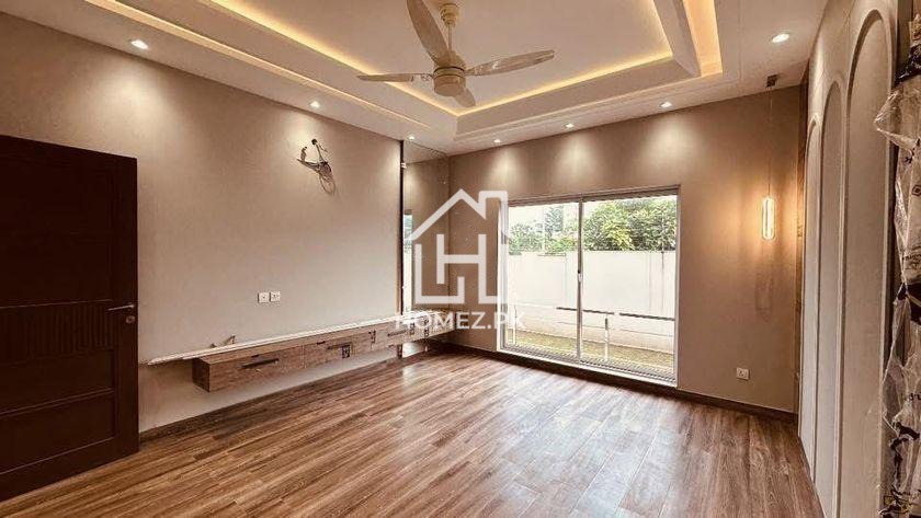 Looking for a premium 1 Kanal house for sale in DHA Phase 6, Lahore? This stunning PKR 14 Crore luxury residence offers an ideal combination.