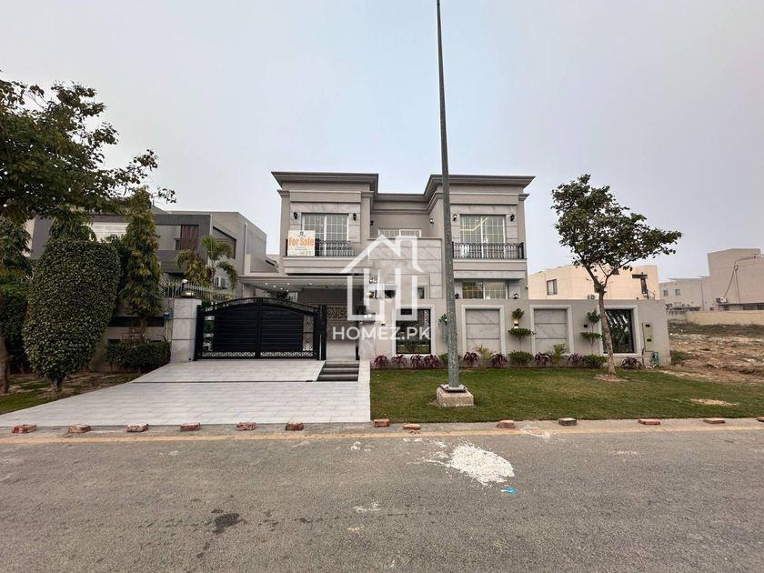 10 Marla House in DHA Phase 6 Lahore Royal Home offers modern design, prime location, spacious rooms, luxury finish, secure gated community living now