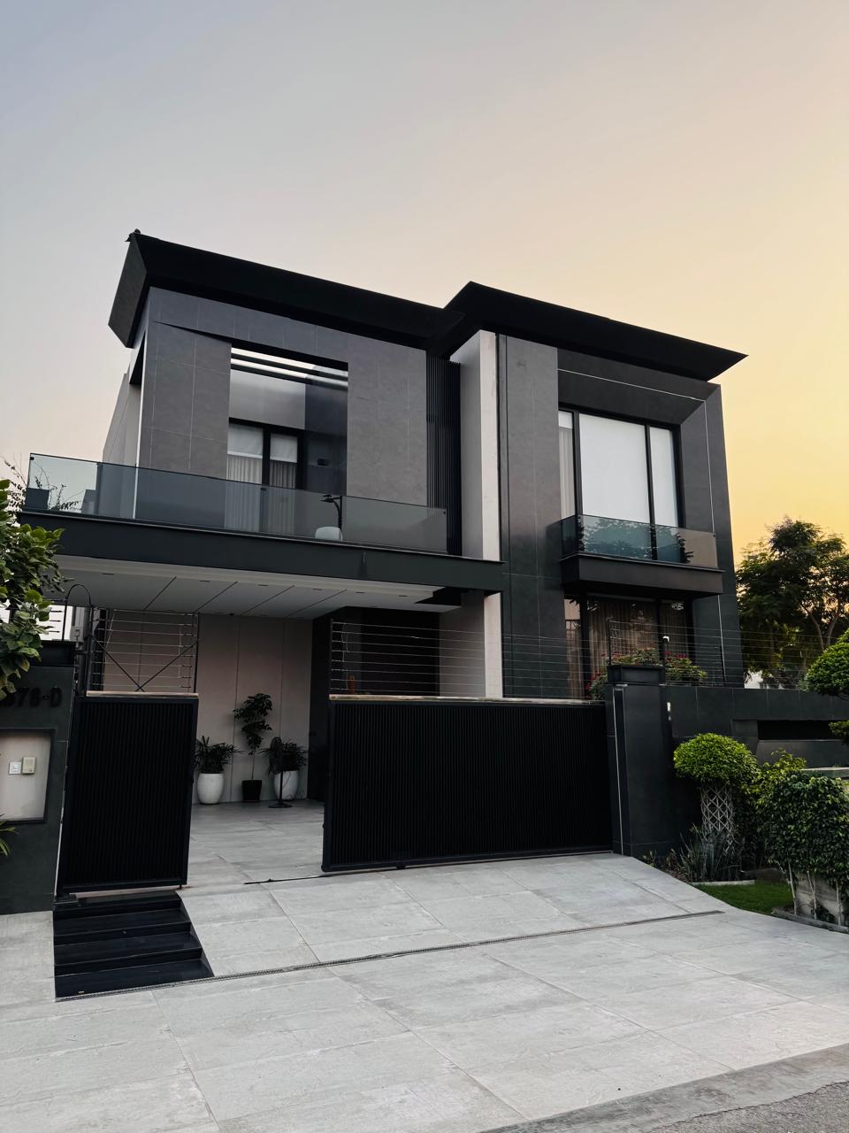 WhatsApp Image 2026-09-23 at 6.31.47 PM (1) 1 Kanal Beautiful Fully Furnished House Availabe For Sale In DHA Lahore