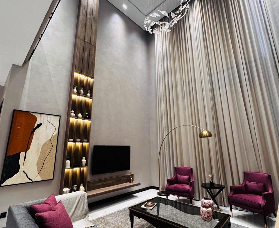 1 Kanal Beautiful Fully Furnished House Availabe For Sale In DHA Lahore