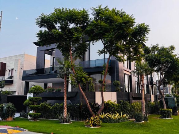 1 Kanal Beautiful Fully Furnished House Availabe For Sale In DHA Lahore