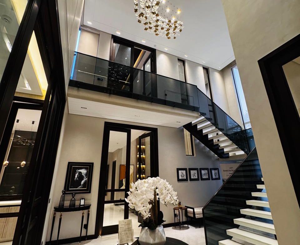 1 Kanal Beautiful Fully Furnished House Availabe For Sale In DHA Lahore