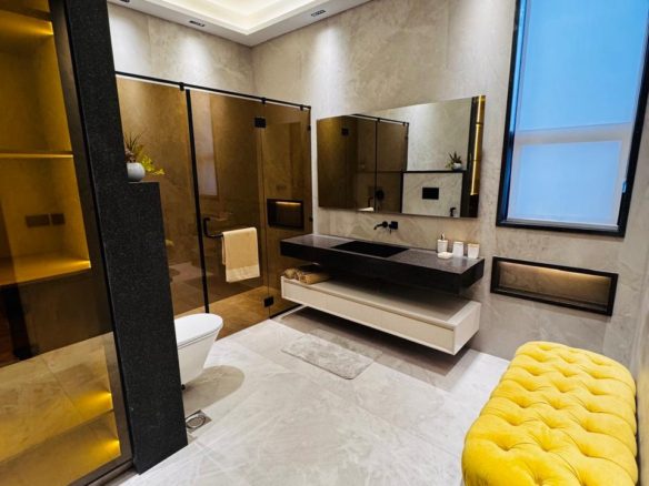 1 Kanal Beautiful Fully Furnished House Availabe For Sale In DHA Lahore