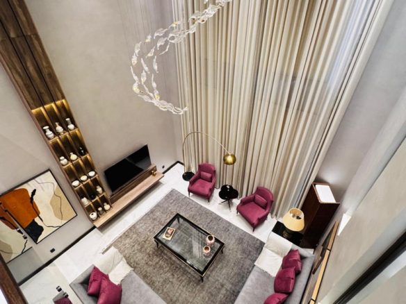 1 Kanal Beautiful Fully Furnished House Availabe For Sale In DHA Lahore