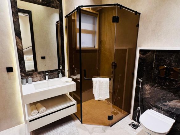 1 Kanal Beautiful Fully Furnished House Availabe For Sale In DHA Lahore