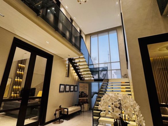 1 Kanal Beautiful Fully Furnished House Availabe For Sale In DHA Lahore