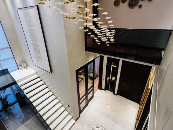 1 Kanal Beautiful Fully Furnished House Availabe For Sale In DHA Lahore