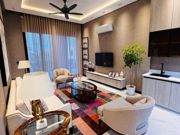 1 Kanal Beautiful Fully Furnished House Availabe For Sale In DHA Lahore