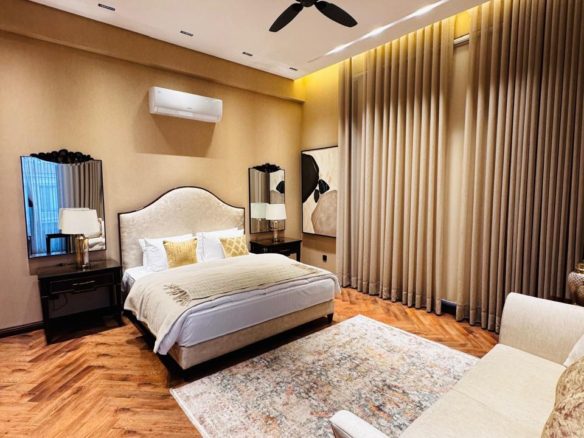 1 Kanal Beautiful Fully Furnished House Availabe For Sale In DHA Lahore