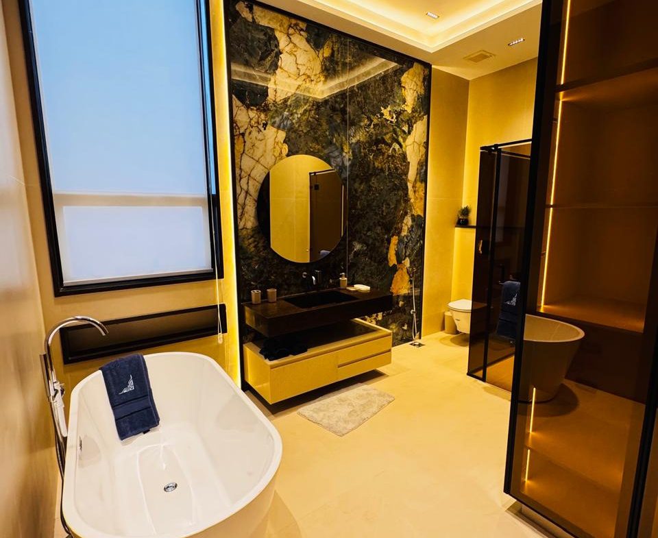 1 Kanal Beautiful Fully Furnished House Availabe For Sale In DHA Lahore