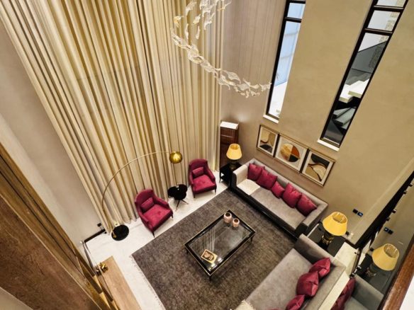 1 Kanal Beautiful Fully Furnished House Availabe For Sale In DHA Lahore