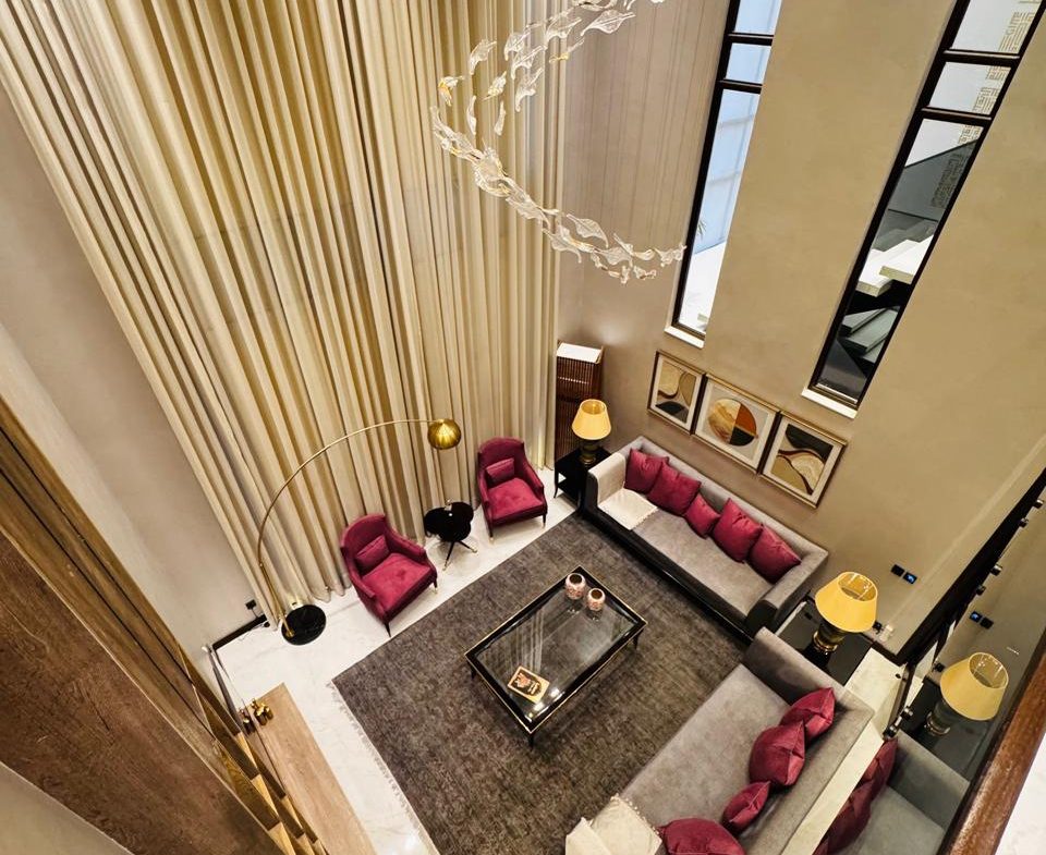 1 Kanal Beautiful Fully Furnished House Availabe For Sale In DHA Lahore