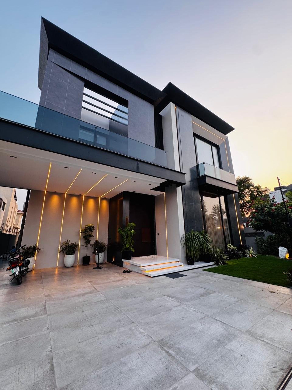 WhatsApp Image 2026-09-23 at 6.31.47 PM (5) 1 Kanal Beautiful Fully Furnished House Availabe For Sale In DHA Lahore